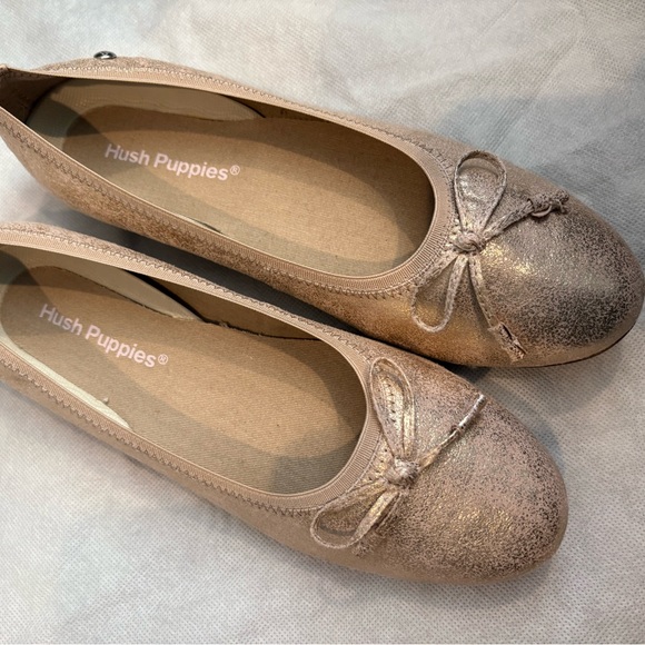 Hush Puppies Girls Shimmering Beige Ballet Flats in Rose Gold - Picture 8 of 9